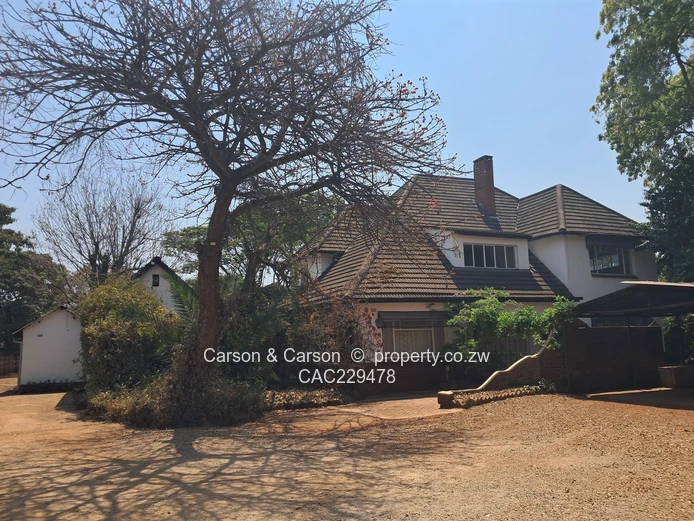 Exclusive Double-Storey Residence on One Acre – Greendale North