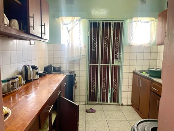 3 Bedroom Flat & Apartment