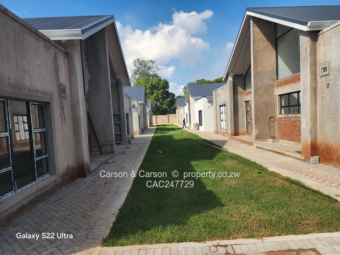 Modern 3-Bed, 2-Bath Garden Flat with Borehole – Borrowdale