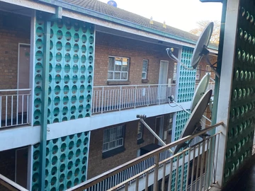 Just drop in Flat to Let 