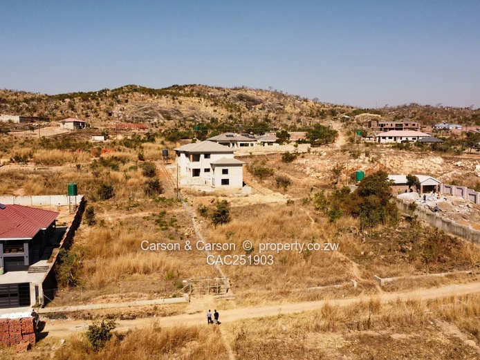 Spacious 1000m2 Stand in Crowhill Views — Gravel Roads
