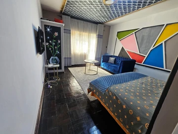 Bedsitter flat to rent in Avenues 