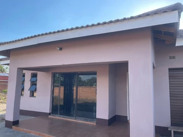 Spacious 4 Bedroom House w/ Electric Gate for Rent in Norton, Mashonaland West