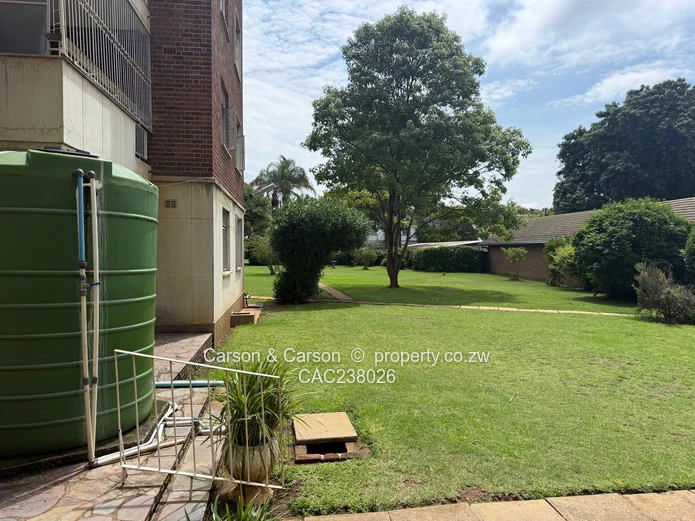 Upper Aves. Elegant 3 Bed. Apart.