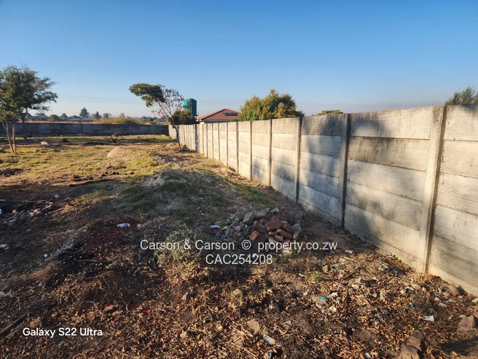 2000m² Waterfalls Stand — Tarred Main Road, Borehole